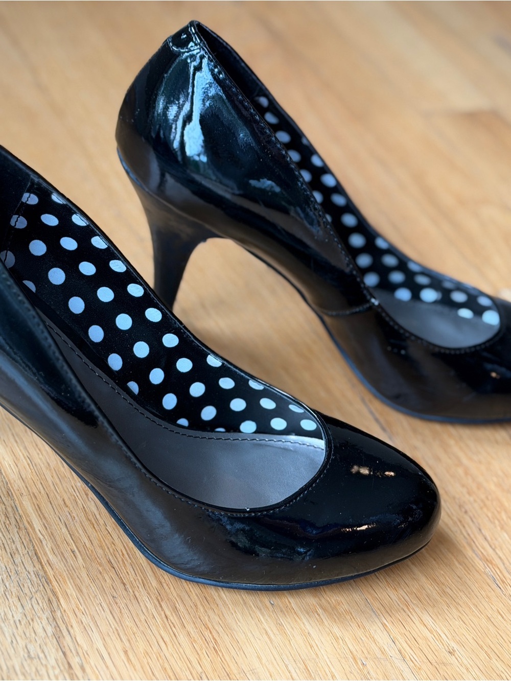 Fergalicious Black Patent Round-Toe Pumps with Polka Dot Lining - Picture 3 of 9